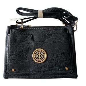 NWT Cross Body Travel Bag. Black